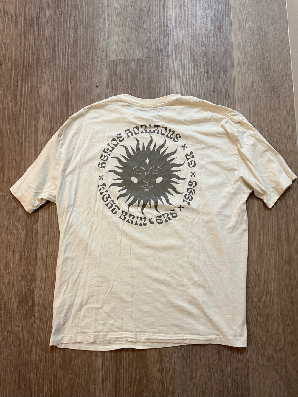 ASOS DESIGN Oversized Sun Back Graphic T-Shirt Cream Men’s Small